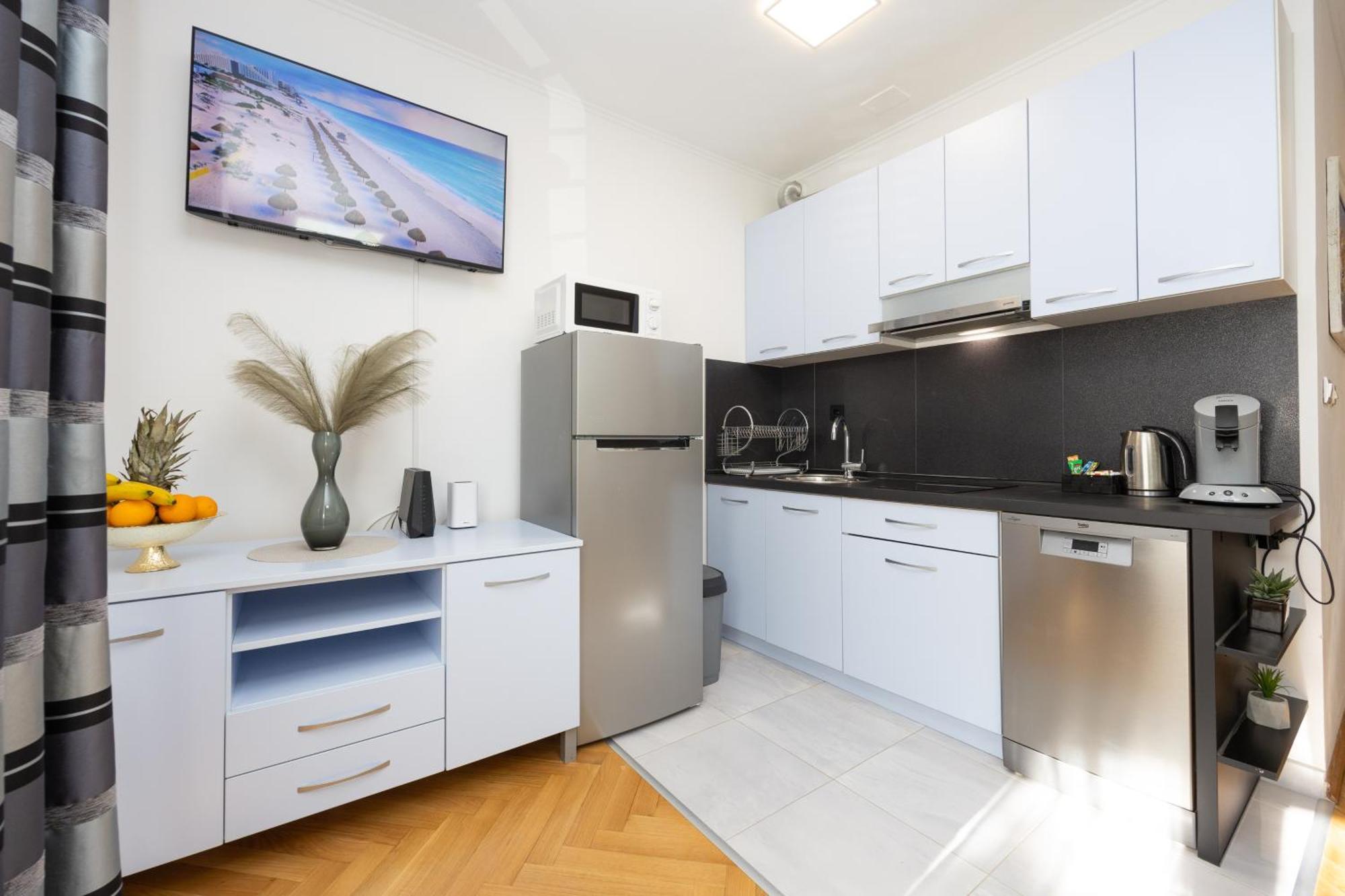 Apartment Paolo By The Beach Znjan Split Exterior foto